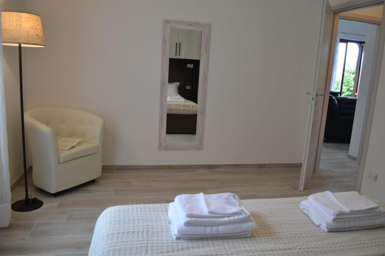 Le Grigne Guesthouse - The Garden Oliveto Lario Exteriör bild